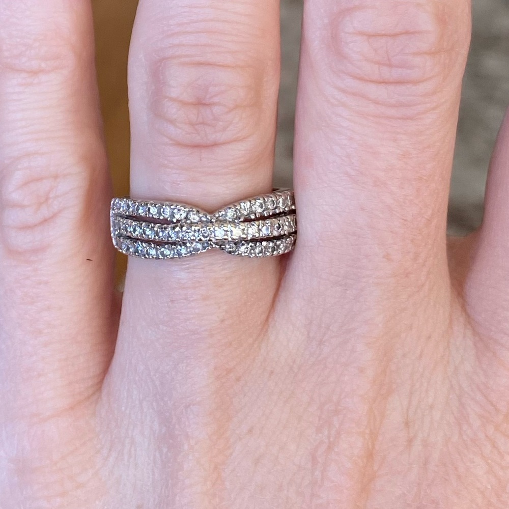 Diamond & white gold ring